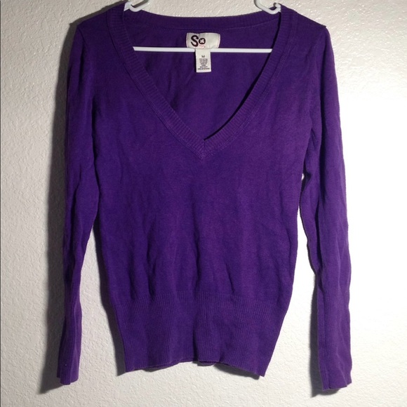 FINAL MARKDOWN Juniors' So V-Neck Long Sleeve Sweater medium - Picture 1 of 5